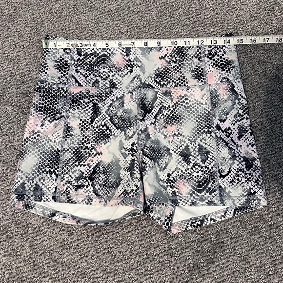 Jessica Simpson Snake Print Workout Shorts, Size L - Picture 5 of 5